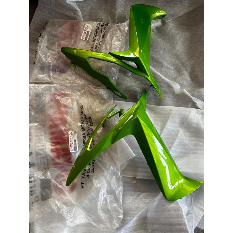 Body Cowling Xeon Karbu Tebeng Tameng Sayap Luar Depan Original Yamaha Genuine Parts 44D-F835V-00-P0