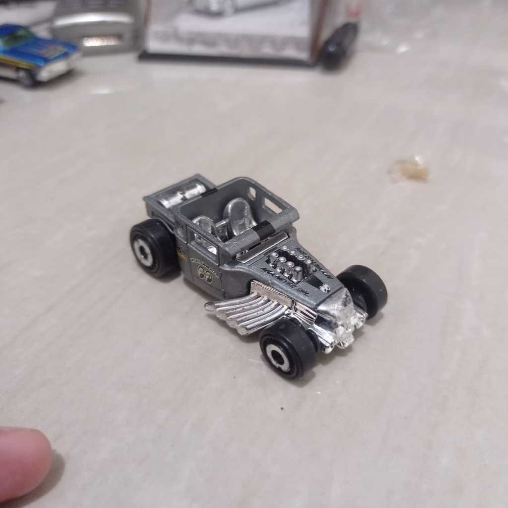 hotwheels mooneyes bone shaker silver loose