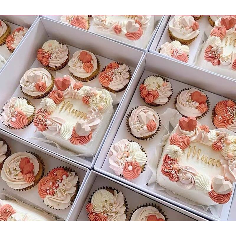 

Korean Box Mini Cake 4" + Cupcake Isi 5 Tutup Transparan Bisa Jadi Kado Untuk Orang Tersayang