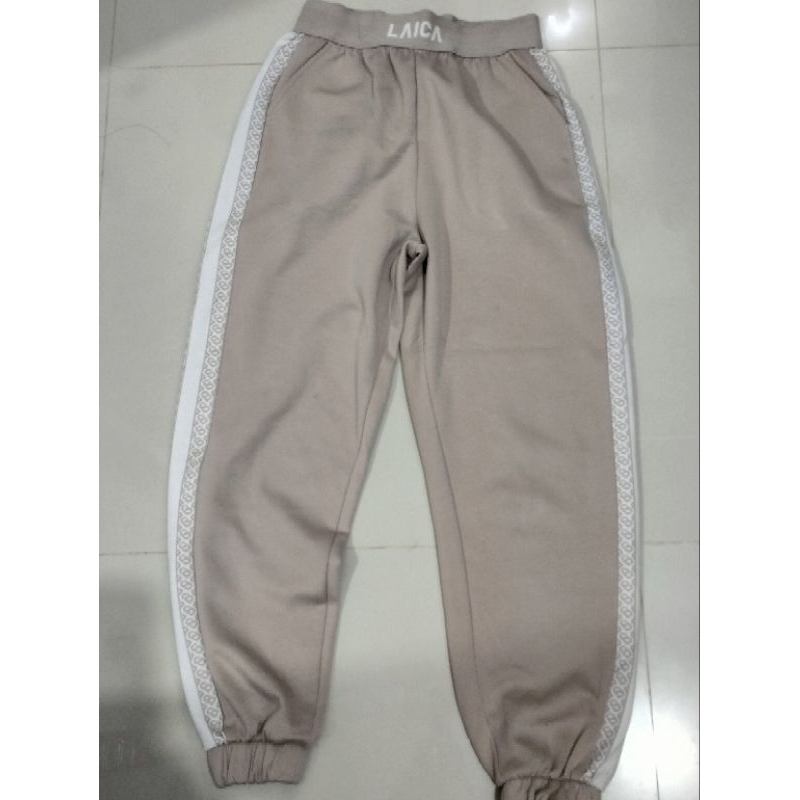 one set LAICA x buttonscarves preloved