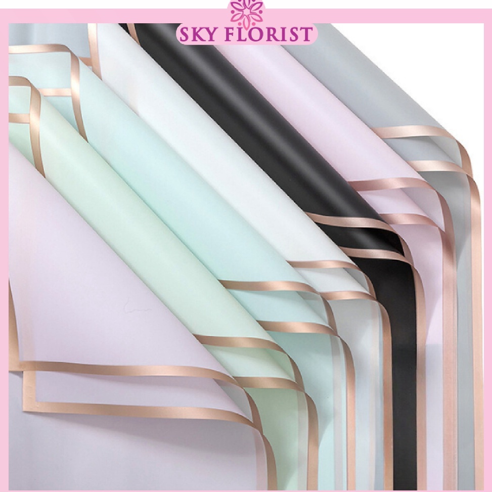 

Penjualan Terpercaya 2 LEMBAR Kertas Buket Bunga Flower Wrapping Paper Varian List Gold Line Emas Cellophane Florist KB1