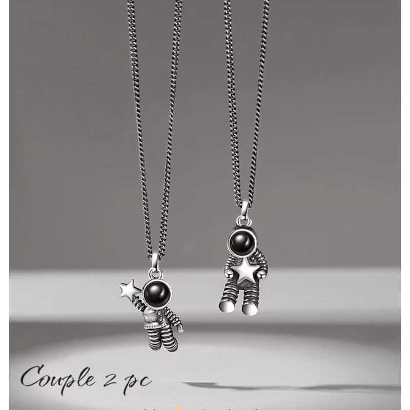 2 pcs Kalung Couple  astronaut Liontin Kalung Couple Titanium Anti Karat Kalung Titanium Unisex