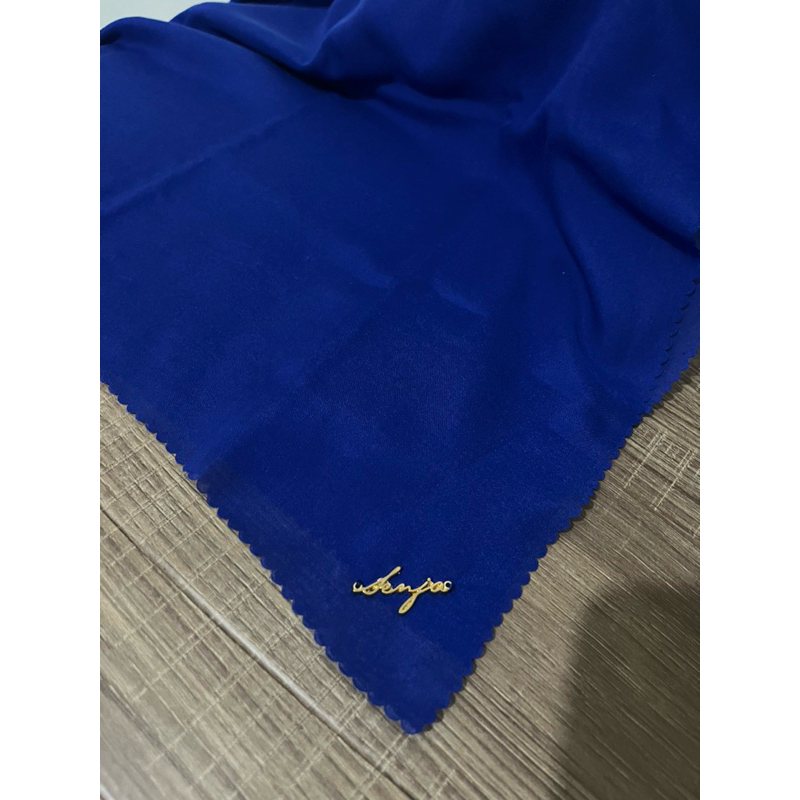 PRELOVED JILBAB HIJAB SEGIEMPAT POLOS PLAIN WARNA BIRU ELEKTRIK ORIGINAL SENJA HIJAB