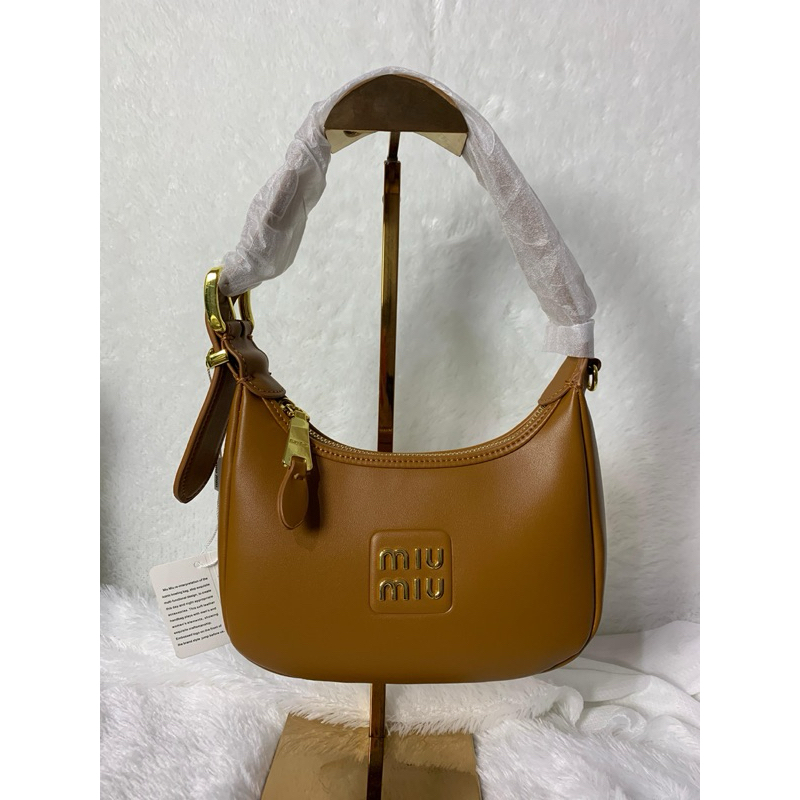 Tas Wanita Miu-Miu Hobo