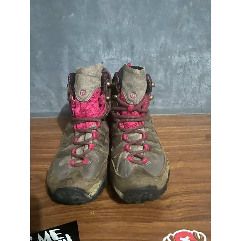 Sepatu outdoor merrel second