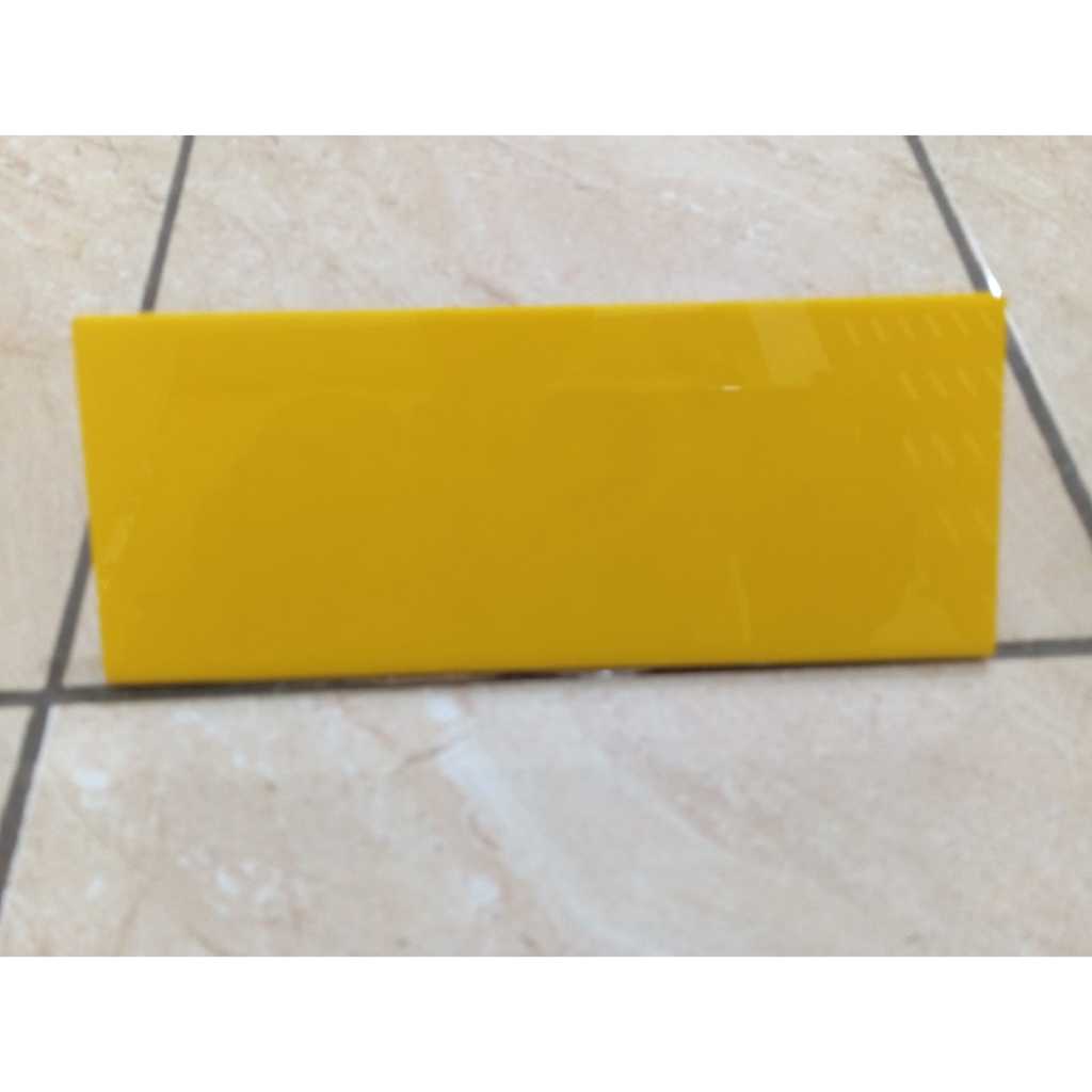 

Papan nama es acrylic PxT 25x15cm