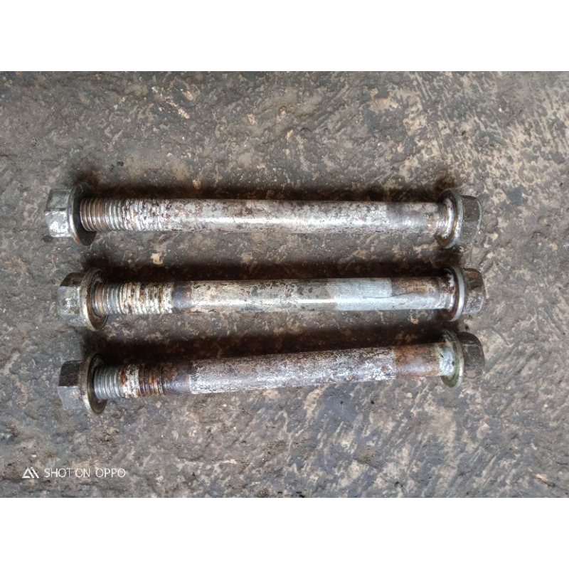 Baut Pangkon mesin Honda kharisma Kirana Supra x 125 original copotan