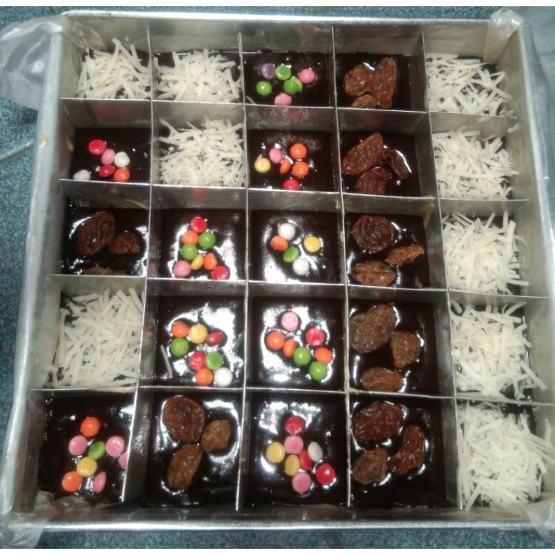 

brownis shiny crunchy