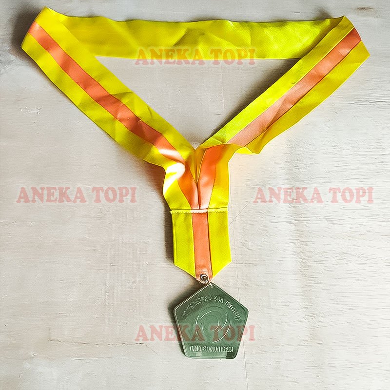 Medali Wisuda Universitas Bahan Logam Medali Kelulusan Universitas Esa Unggul - Aneka Topi