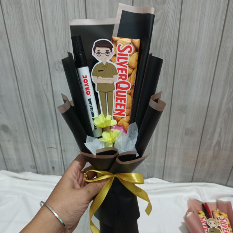 

Buket hari guru/hadiah hari guru buket coklat &Atk