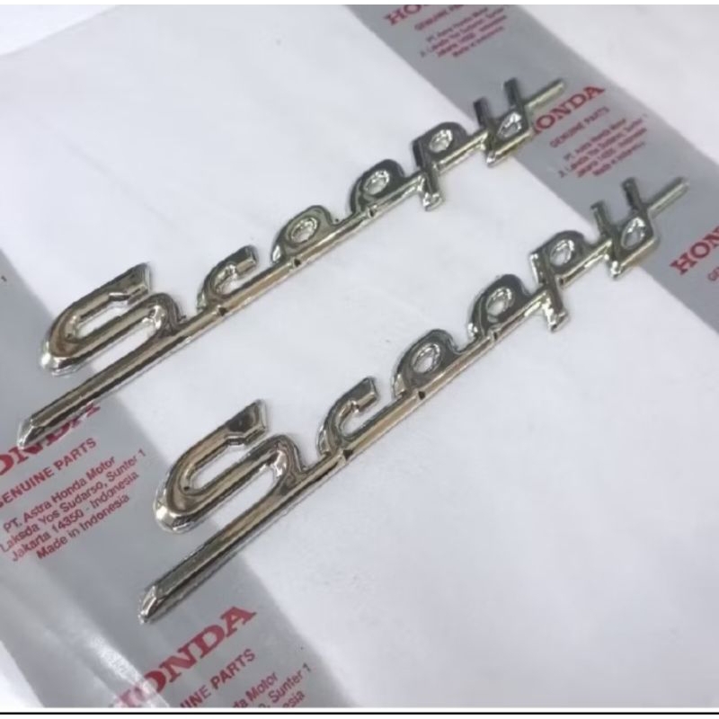 Emblem tulisan scoopy warna chrome crom latin honda scoopy fi 2013 2014 2015 1 pcs original