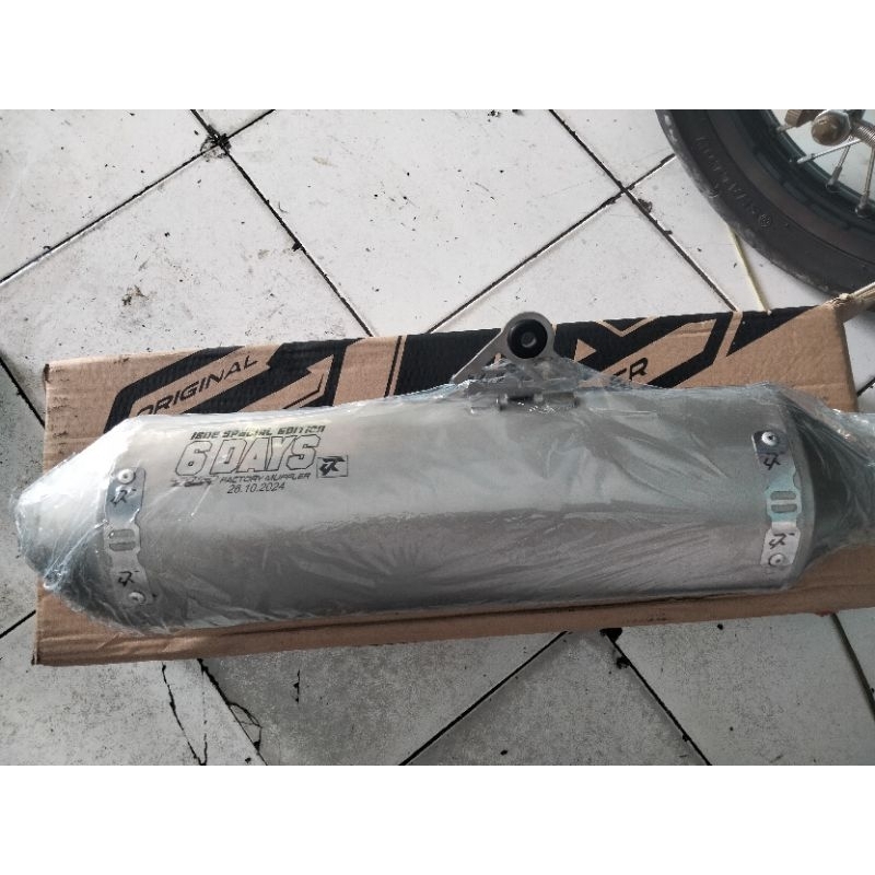 slincer knalpot 6days TLR original