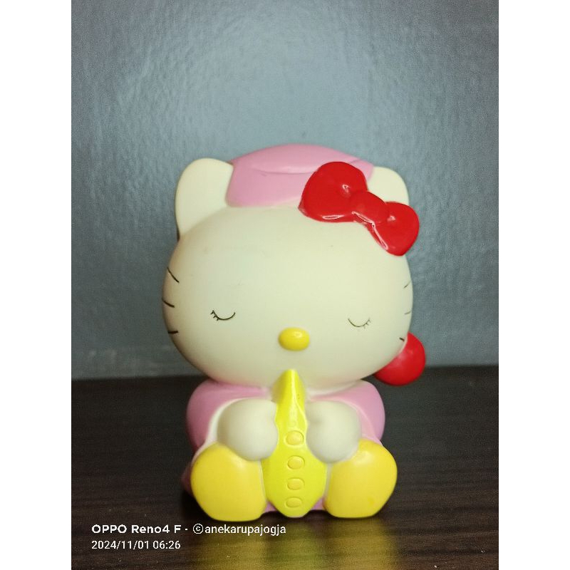 celengan hello kitty