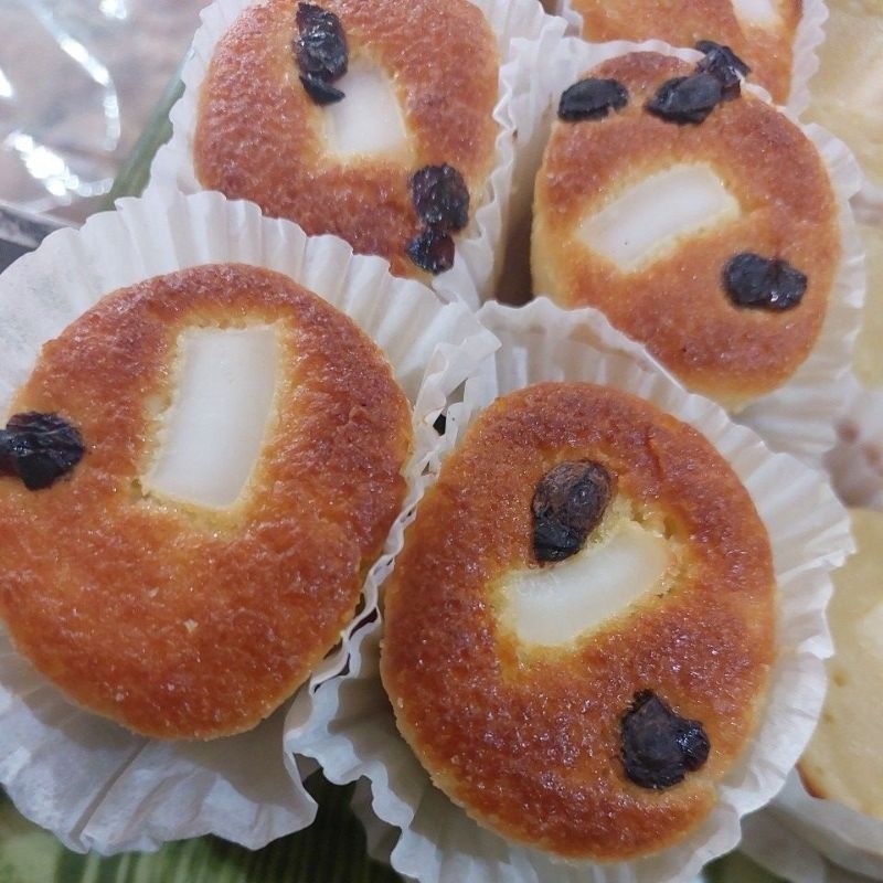 

Jajanan pasar kue basah Bolu kelapa