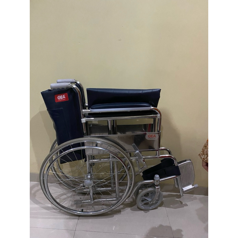 Kursi Roda Standar GEA FS-871-46 Standard Wheelchair 46cm