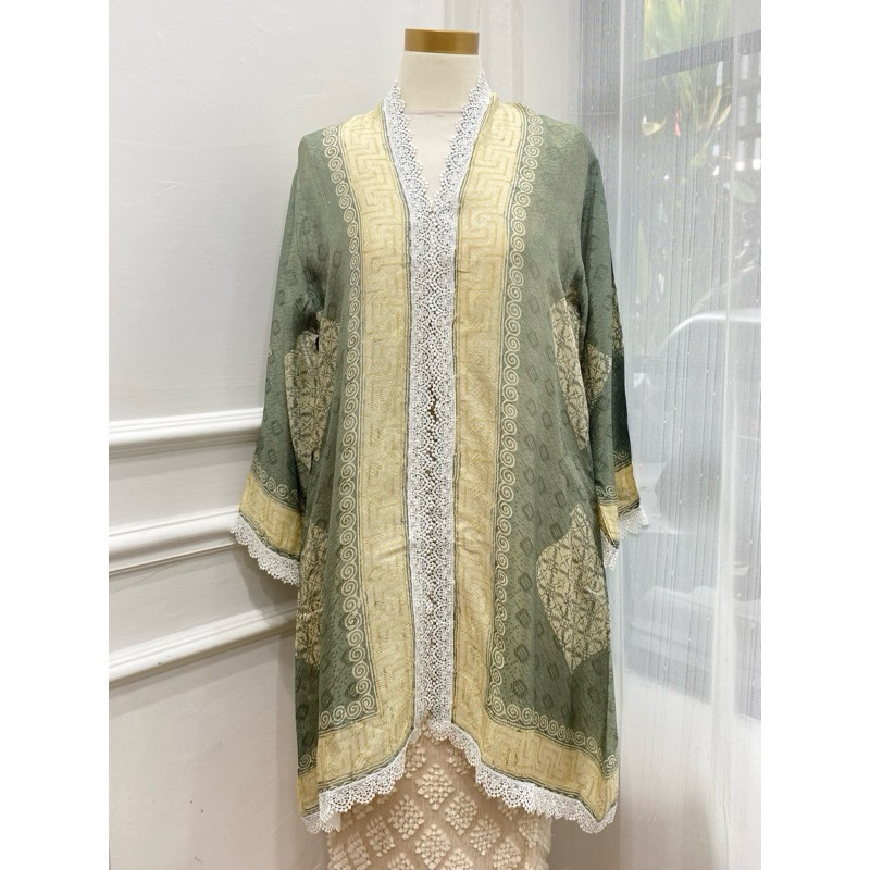 Arumi Outer Batik Lace by Sarah The Label kode 43