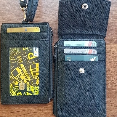 

FG2 ID CARD HOLDER NAME TAG 6 SLOT RN47