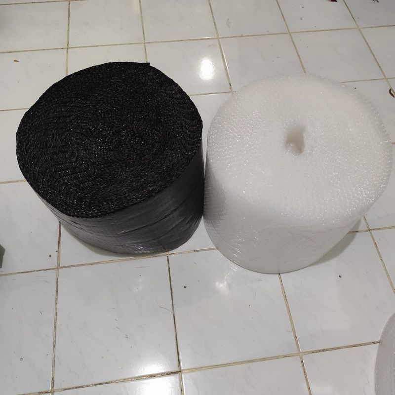 

BUBBLE WRAP HITAM BENING ROLL 30 CM X 50 M TEBAL