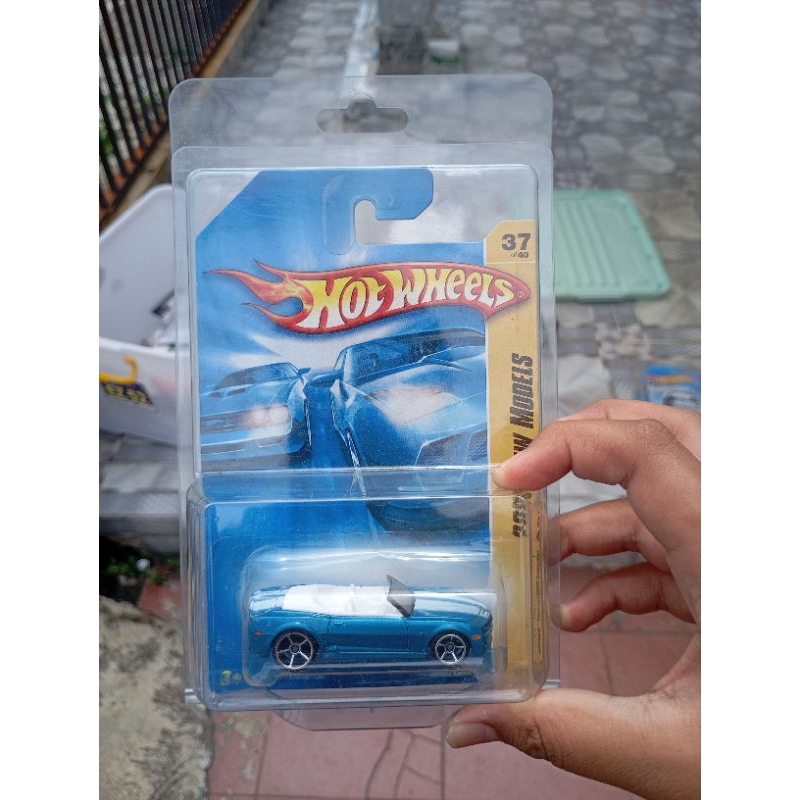 Hotwheels Camaro blue card