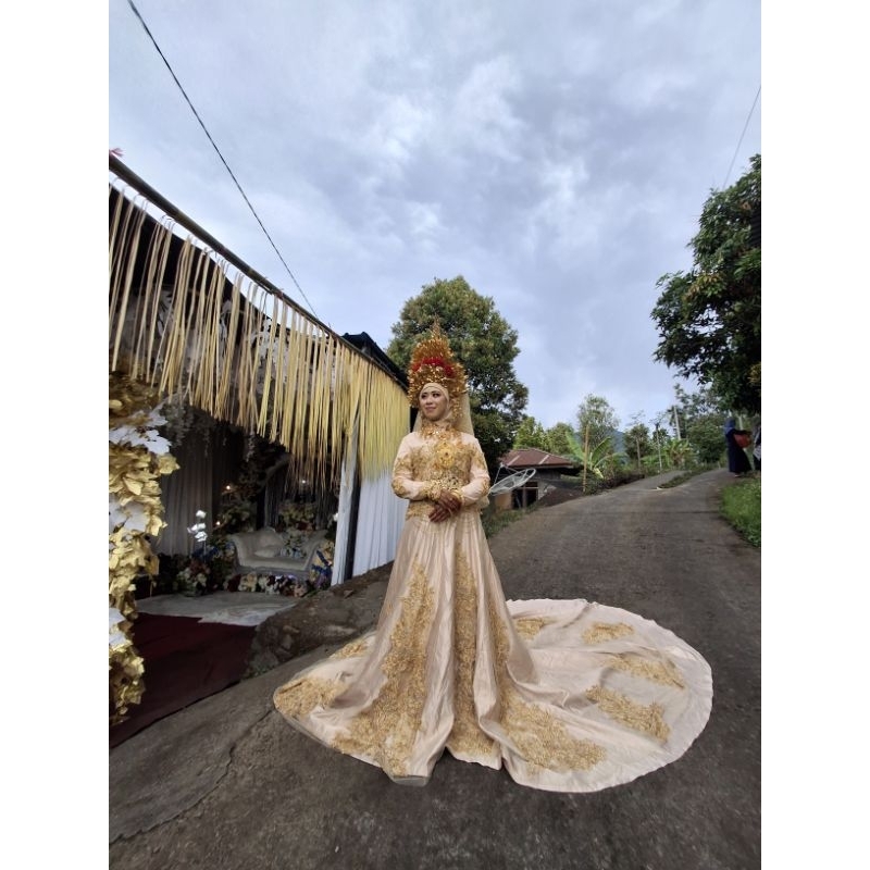 preloved gaun pengantin full payet