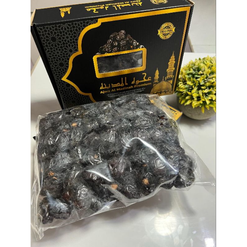 

KURMA AJWA MADINAH 1KG