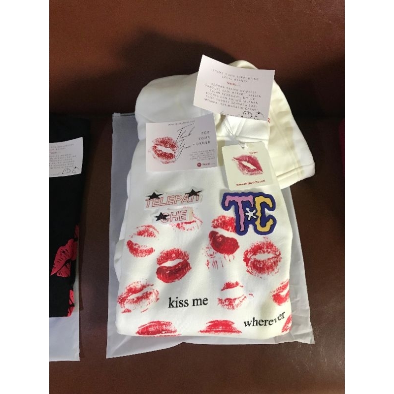 KISS ME WHITE TELEPATICHE