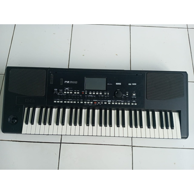 Keyboard Korg Pa300
