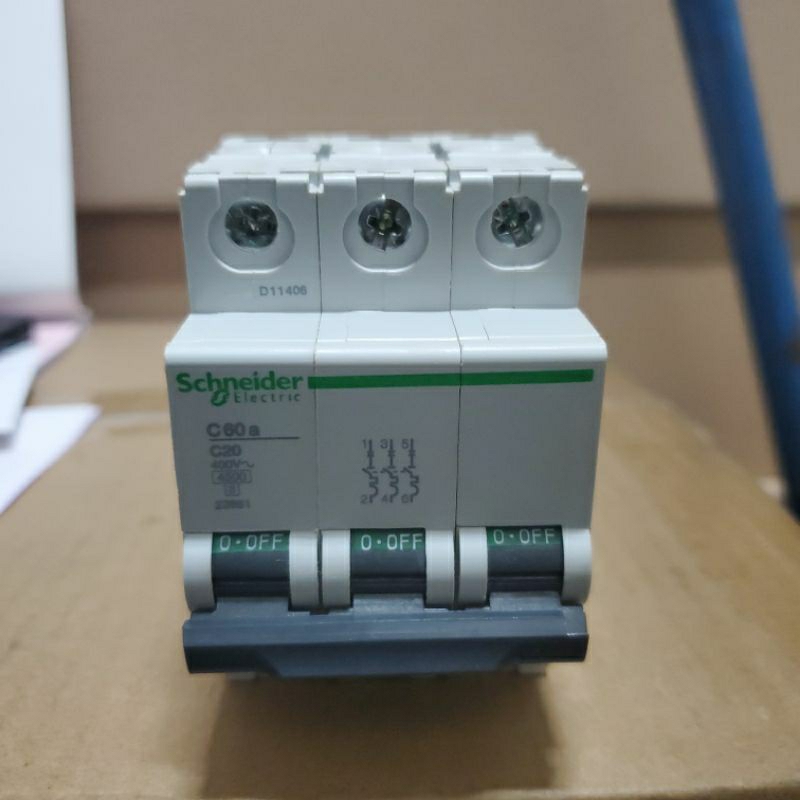 Mcb Schneider Multi-9 c60a 3p 20a 4,5 ka / Mcb C60a 3phase 20a 4,5ka schneider
