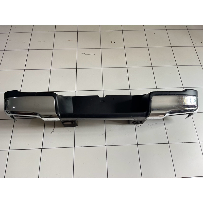 Bemper Belakang Copotan Toyota Hilux Revo Double Cabin (Chrome) 2015-UP - Copotan Original Bawaan Mo