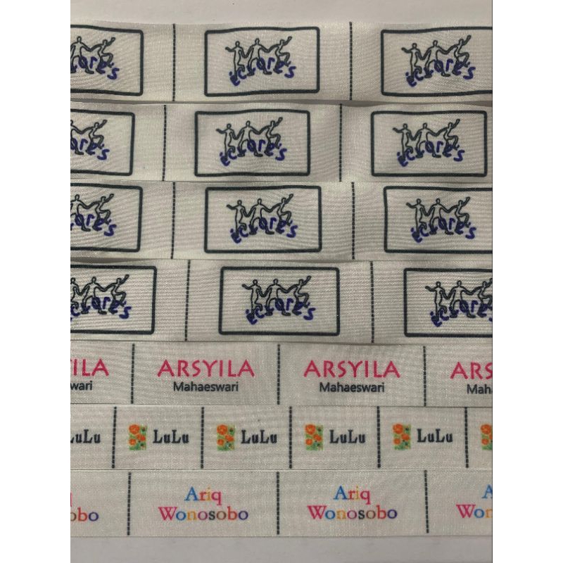 

Label baju / Label Hijab / Label Woven Damask Subtitute