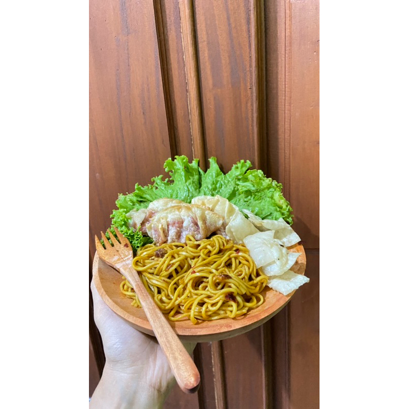 

[ASMARALAYA] Mie pedas chili oil dg Gyoza daging dan Pangsit COD GRATIS ONGKIR