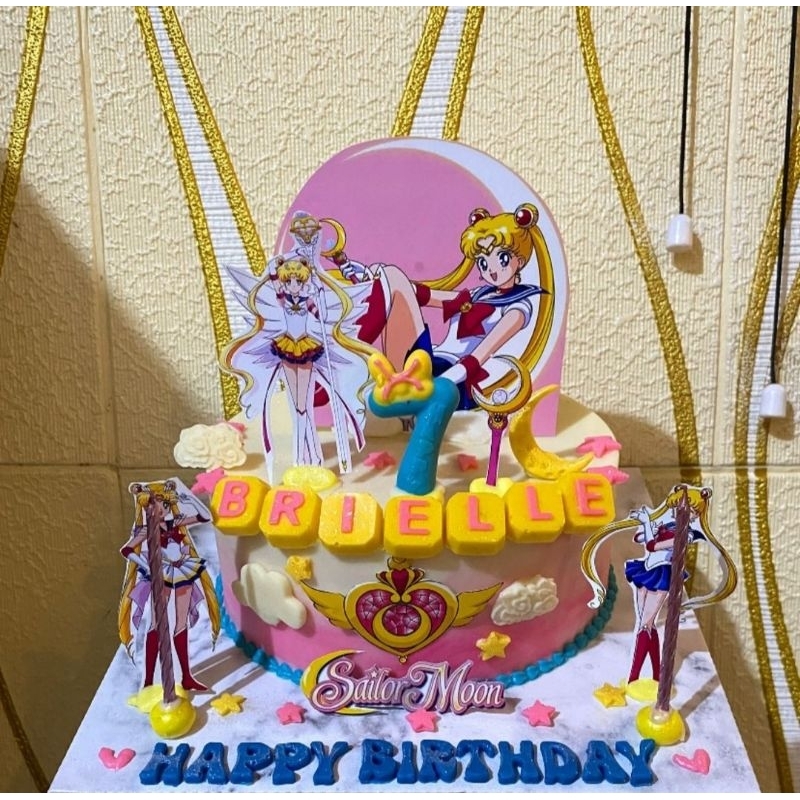 

Pinata Cake Sailormoon