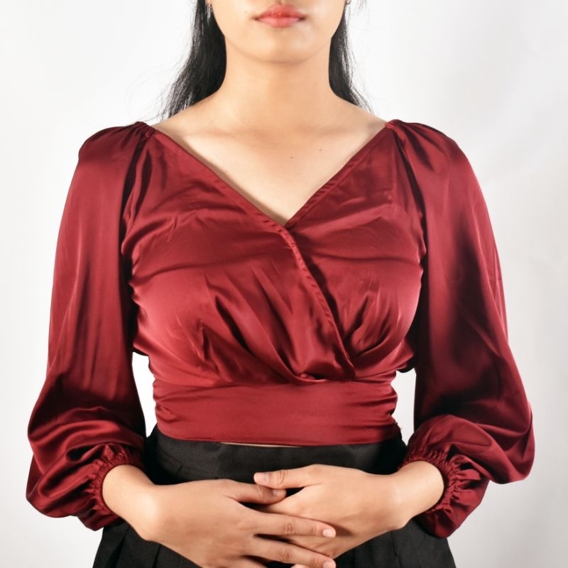 Marie Antoinette Lengan Balon Satin Blouse