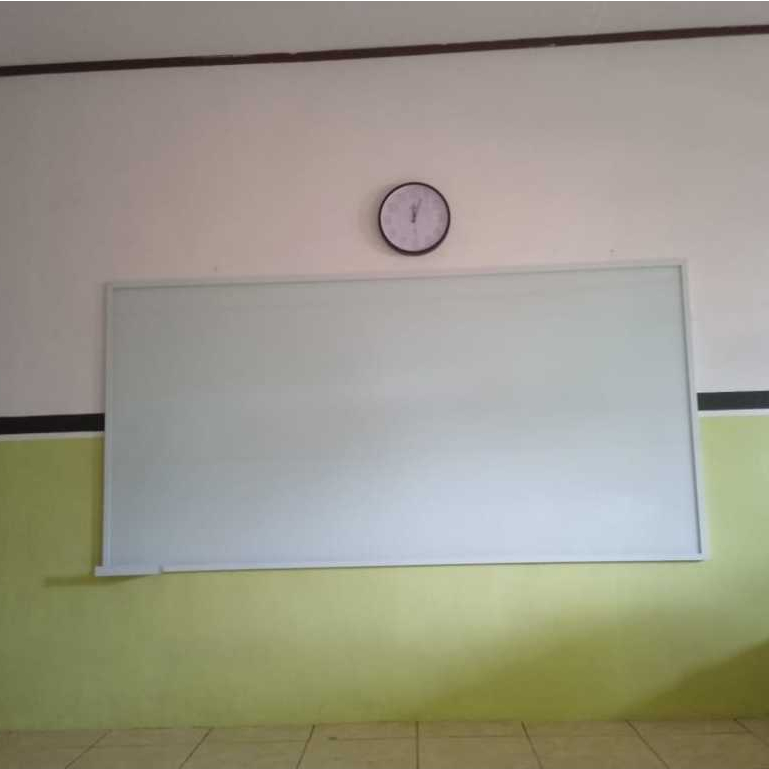 

Papan tulis sekolah moderen 120 x 240 cm