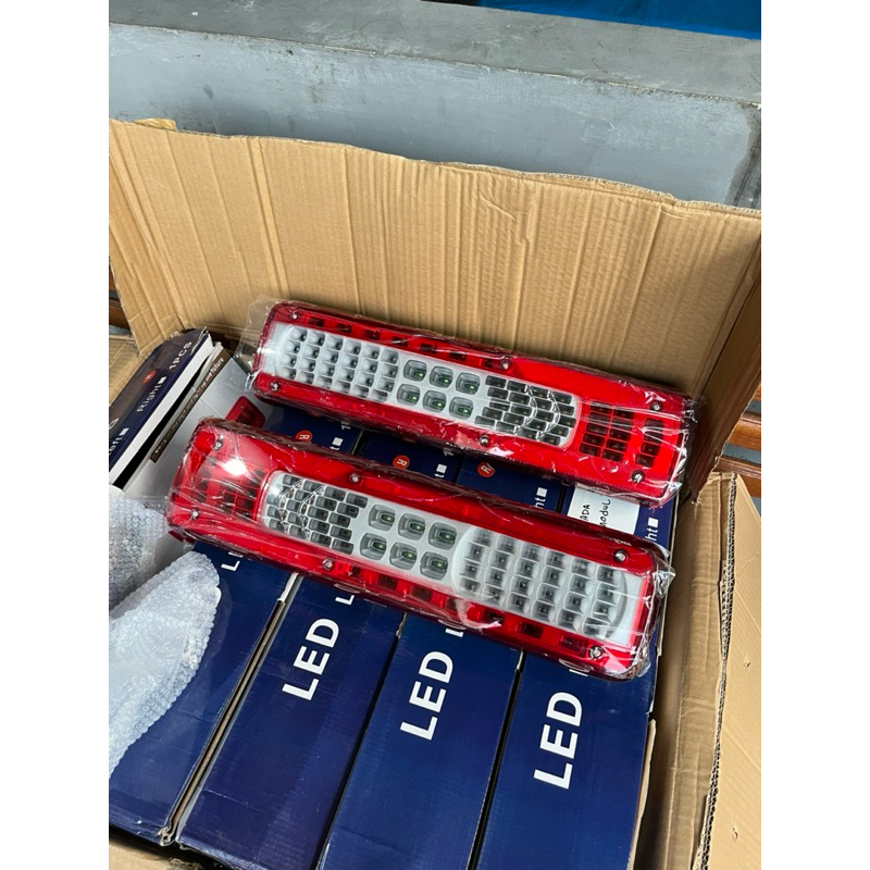 LAMPU BELAKANG VOLVO 24 VOLT