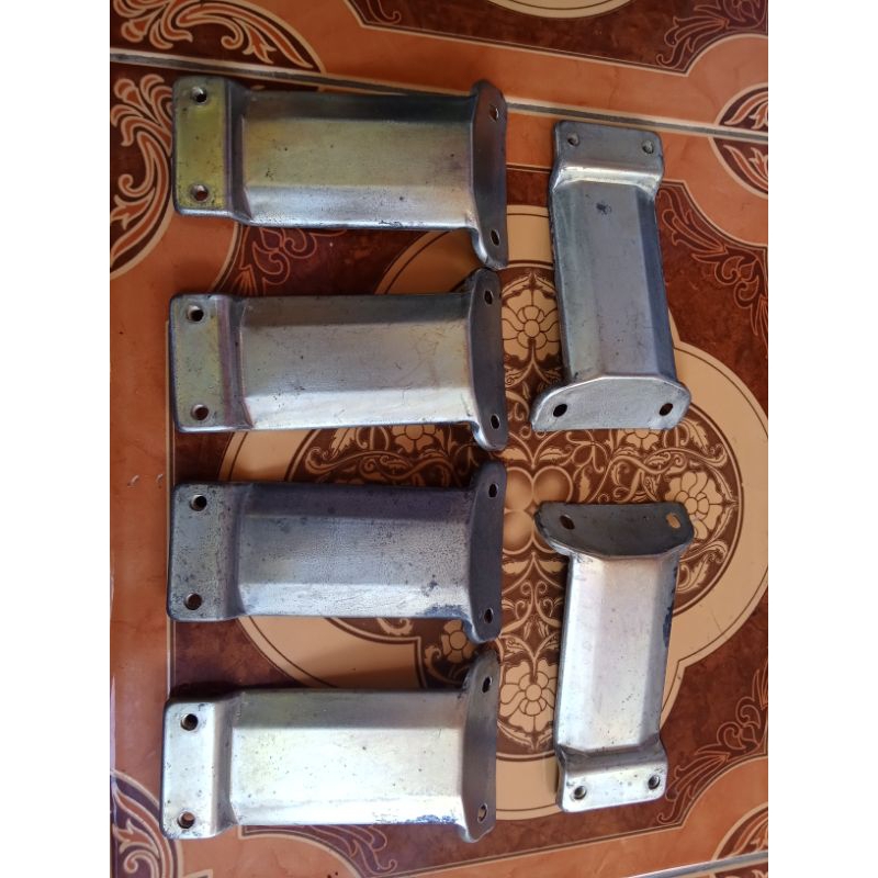 breket spakbor belakang suzuki crystal