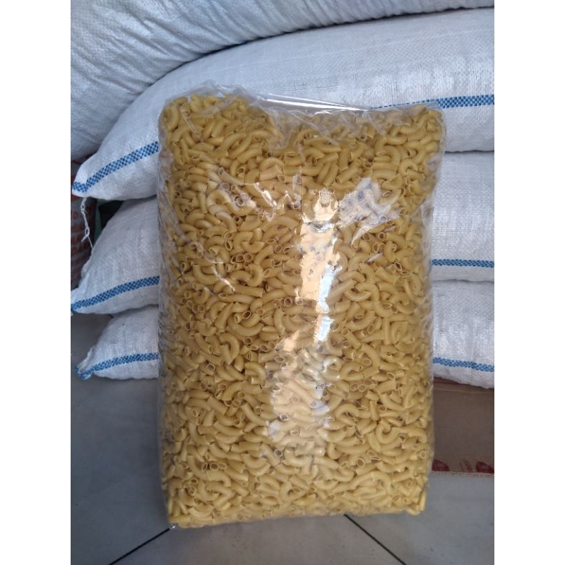 

MAKARONI MENTAH BANTET DUA SAUDARA OREN KEMASAN 5KG