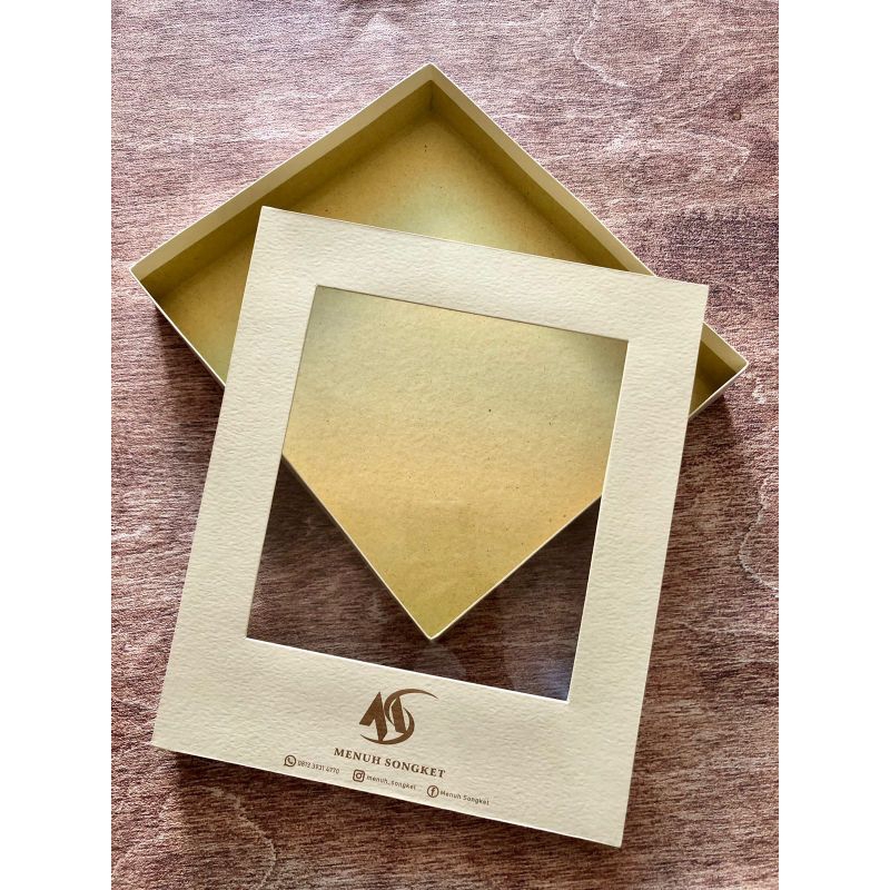 

Menuh Songket - Gift Box Cream