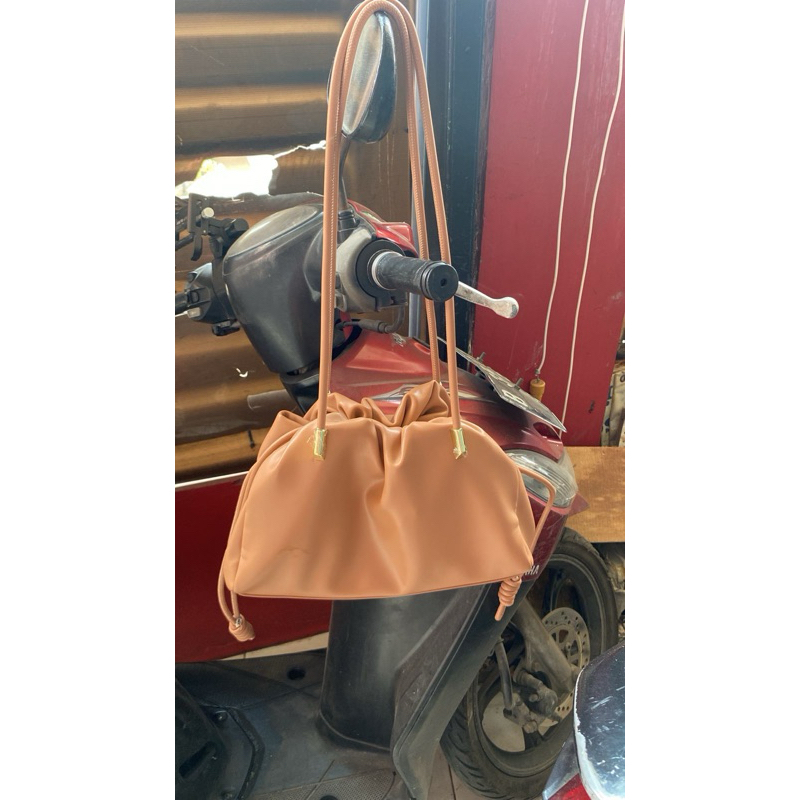 preloved / bekas pakai sendiri tas wanita j**s hney original