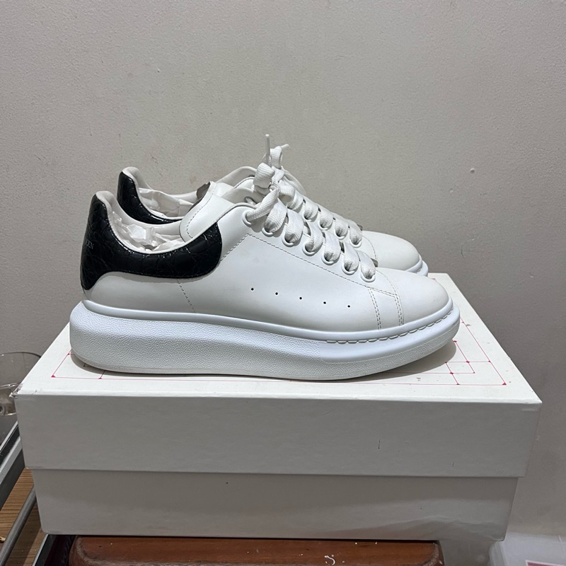Alexander Mcqueen Shoes Bekas ukuran 42 (barang sesuai katalog)