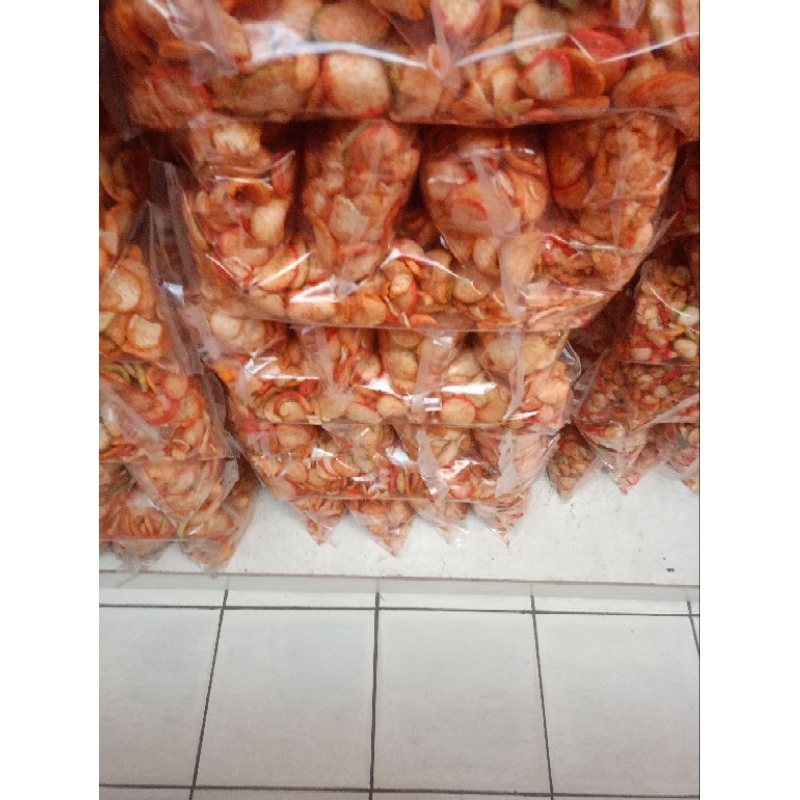 

aneka Snack makaroni, stik, kerupuk