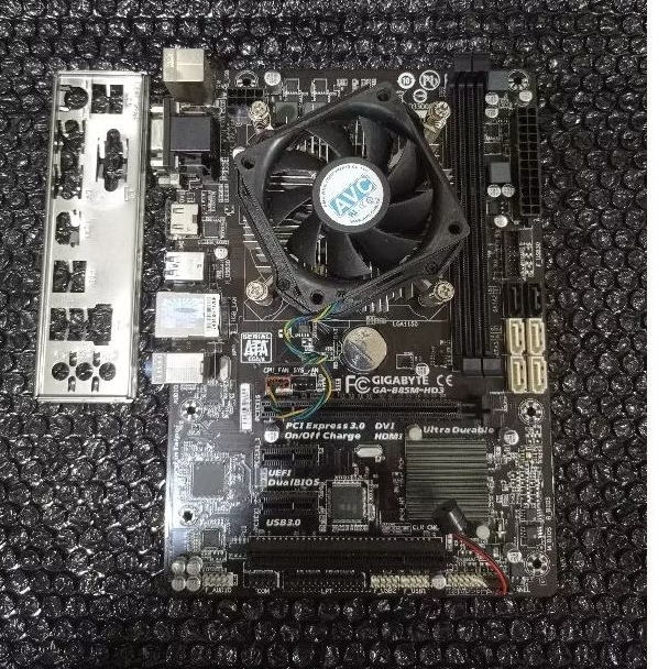 Paket mobo gigabyte B85M + core i5 4460 socket Lga 1150 ddr3 onboard vga hdmi