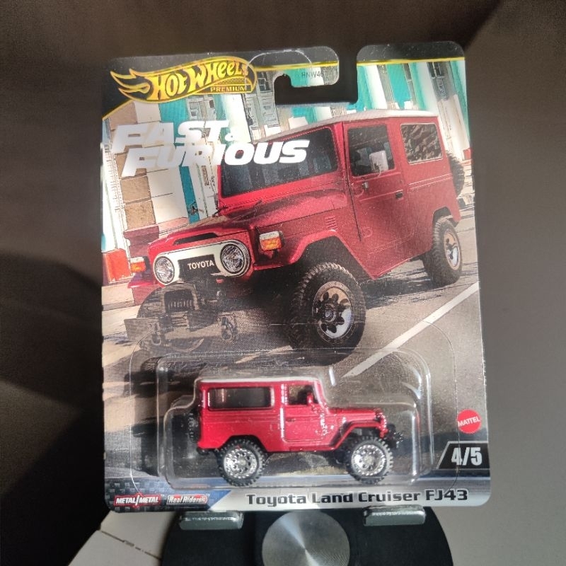 Hot Wheels Premium Toyota Land Cruiser FJ43