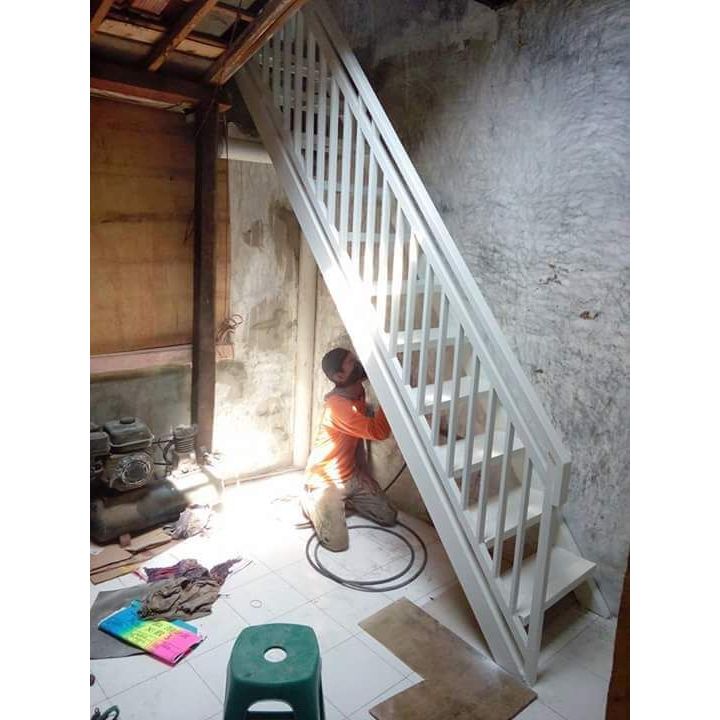 Tangga rebah besi modern. model pagar besi