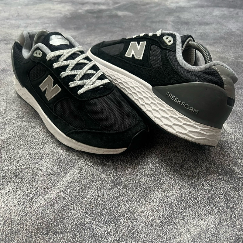 sepatu NB 1880 size 44 / 28 cm