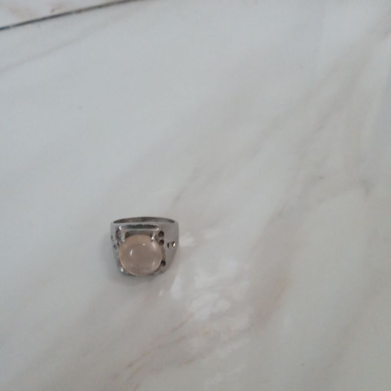 cincin batu kecubung air