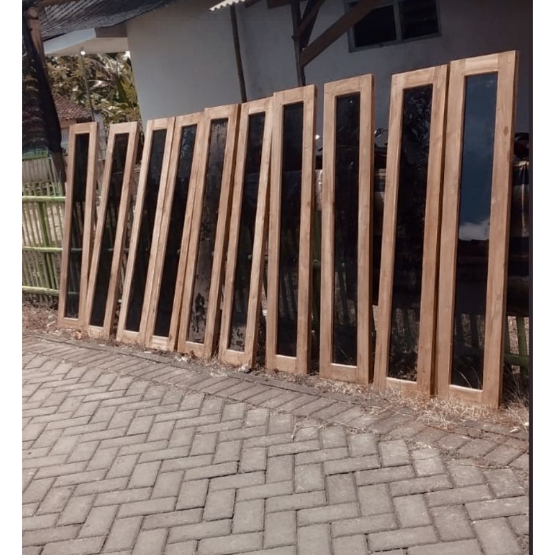 daunan jendela kayu jati ukuran standart 40x150 plus kaca 5mm jendela rumah