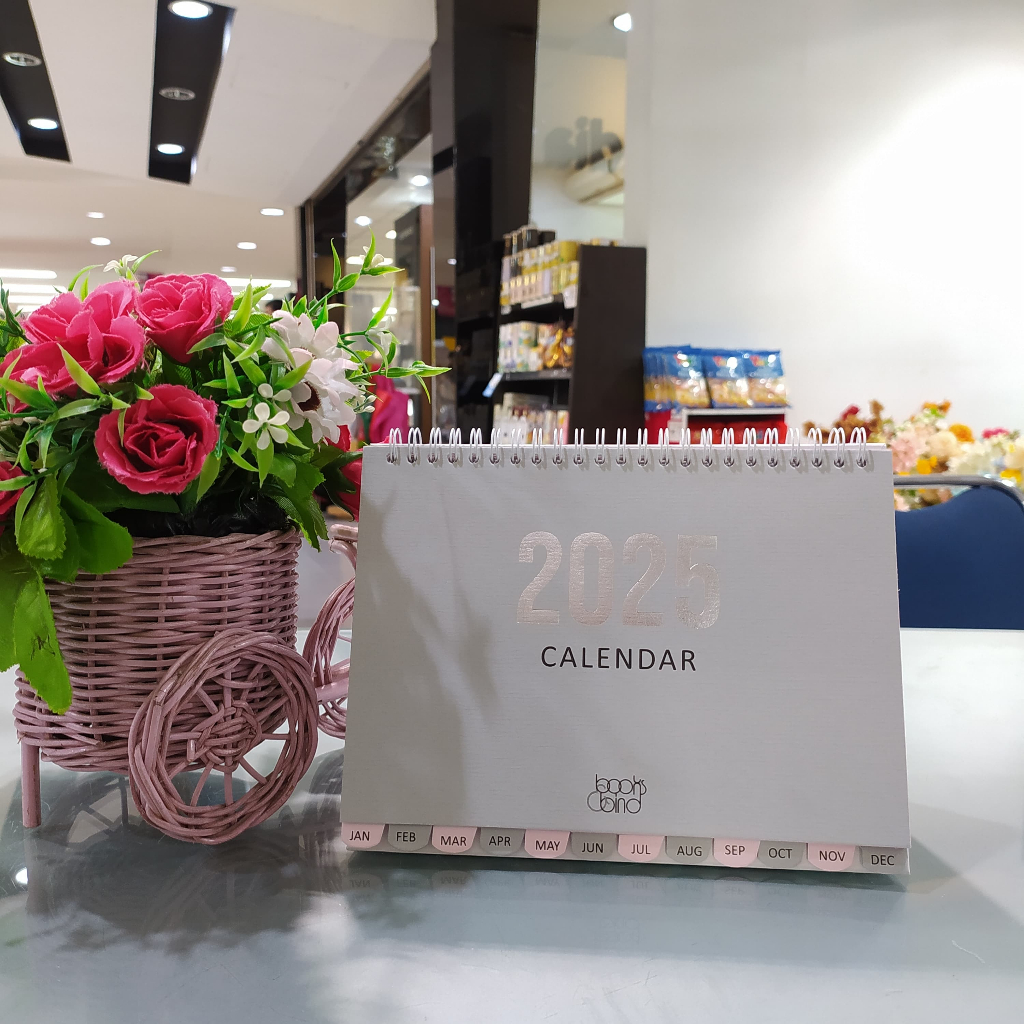 

GRAMEDIA KEDIRI - BOOKS&BIND DESK CALENDER GREY PINK