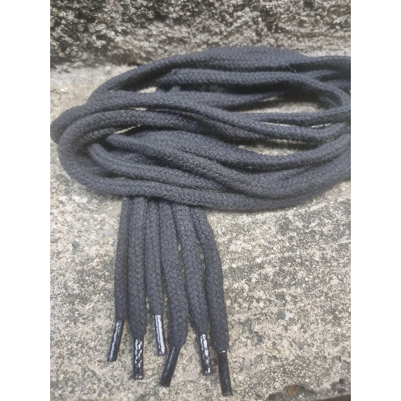 TALI HOODIE HITAM UJUNG PLASTIK