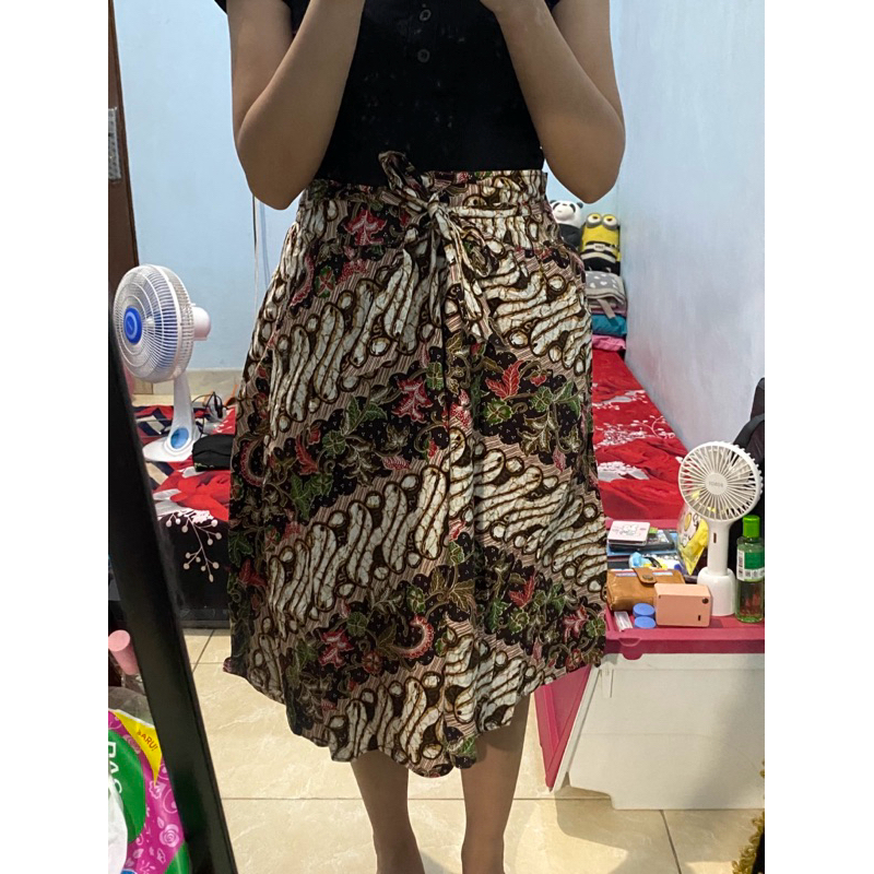 Rok batik lebar